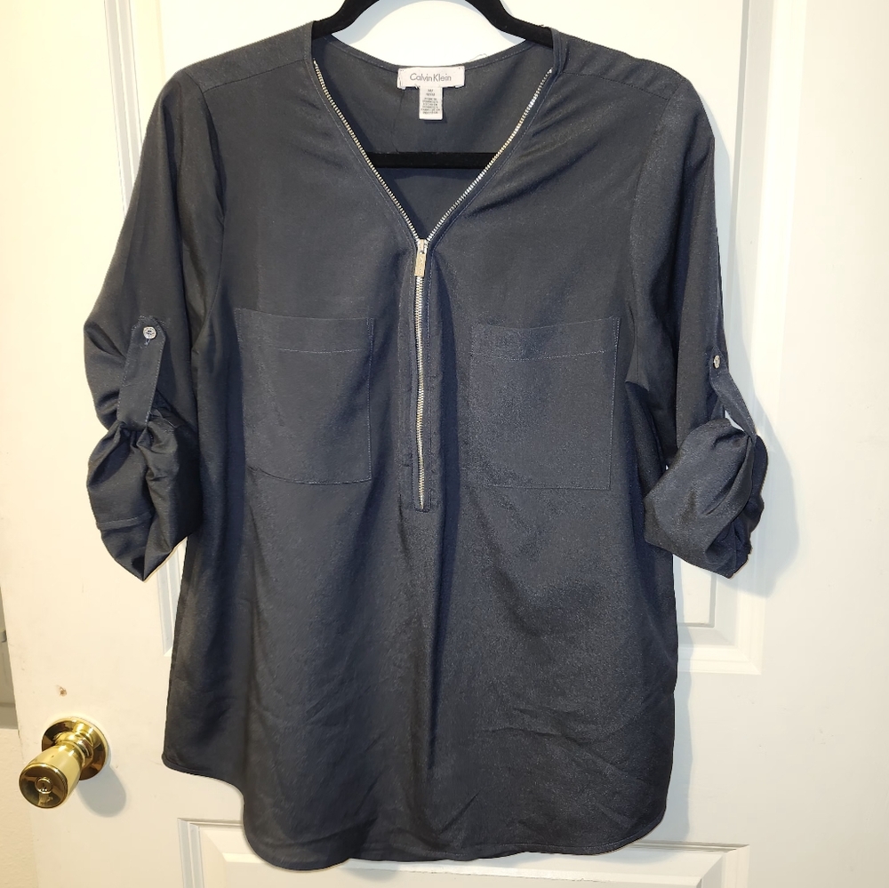 Calvin Klein Size M Top 1/2 Zip Up Shirt Black Blouse Low Cut 3/4 Sleve